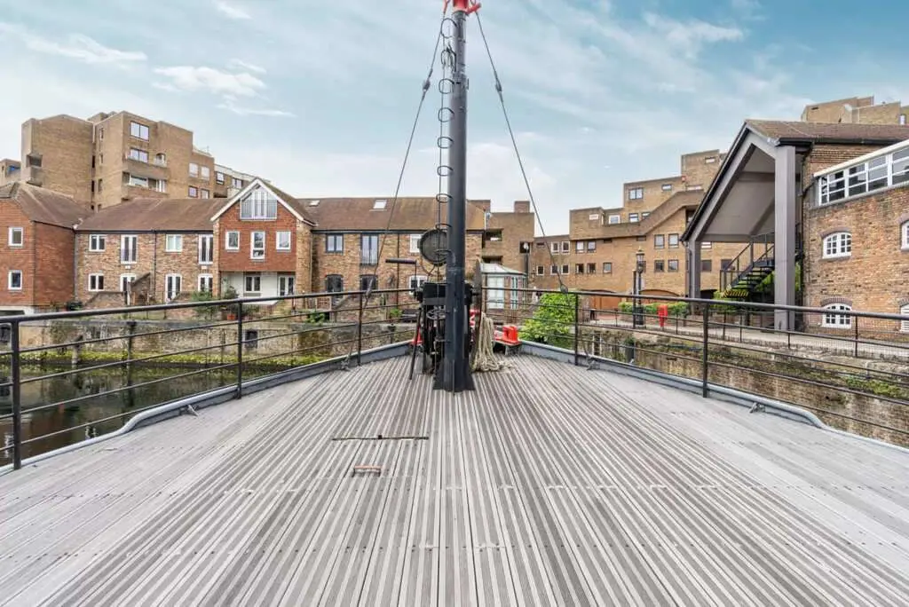Britain's biggest houseboat in London Bridge