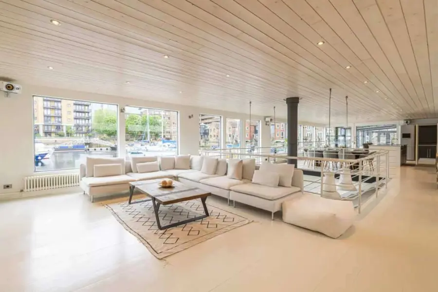 Britain's biggest houseboat in London Bridge