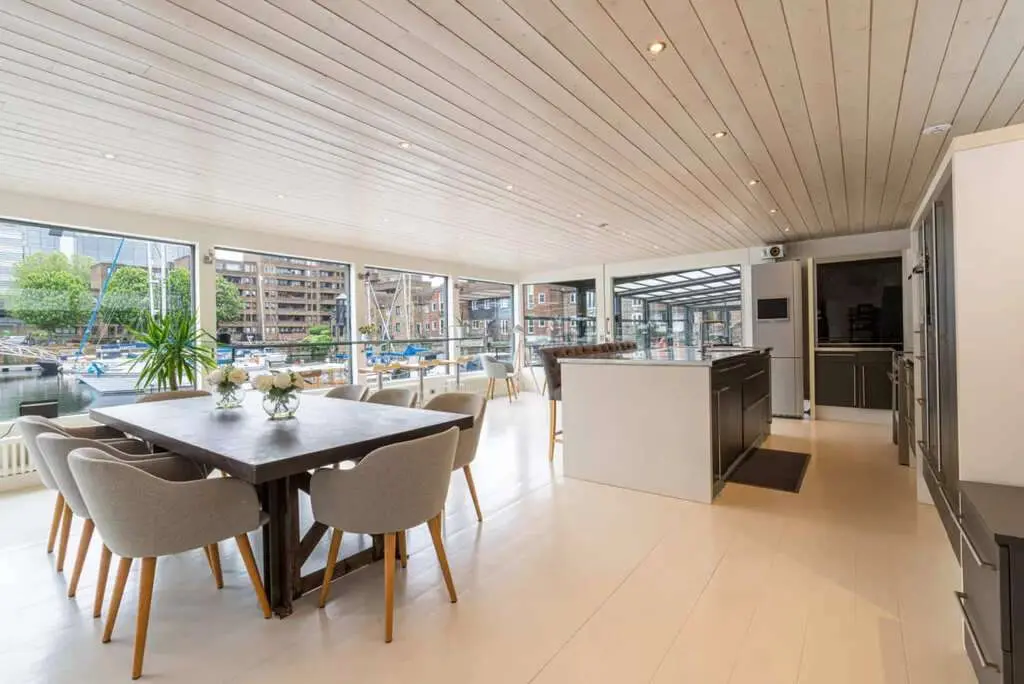 Britain's biggest houseboat in London Bridge
