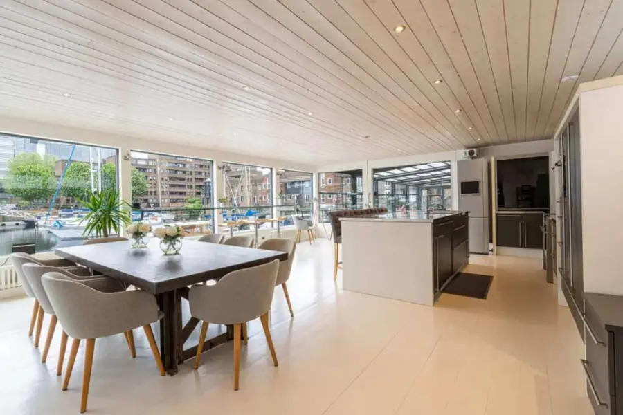 Britain's biggest houseboat in London Bridge