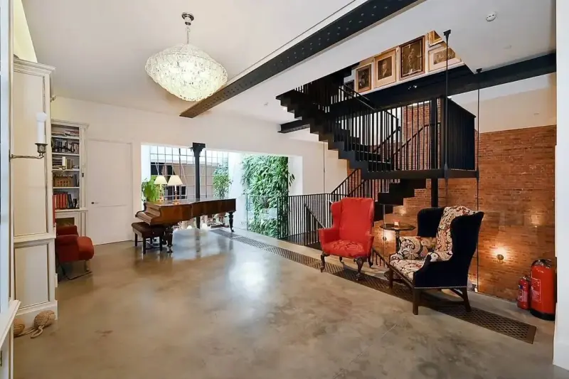 1900s Brewery Cooperage Loft in Clerkenwell